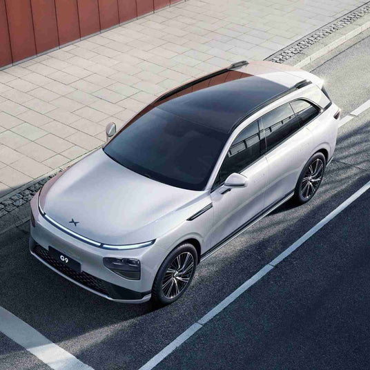 Електромобил XPENG G9 погледнат отгоре