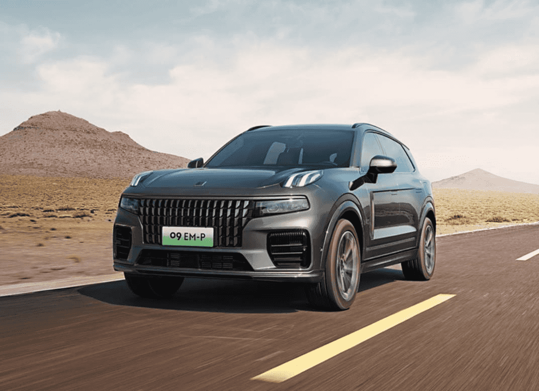 Lynk&Co 09 EM-P plug-in хибрид SUV с 555 к.с. и 4x4, заснет в движение по пустинен път, идеален за всякакви терени.