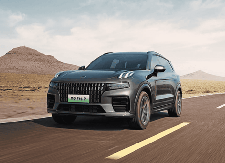 Lynk&Co 09 EM-P plug-in хибрид SUV с 555 к.с. и 4x4, заснет в движение по пустинен път, идеален за всякакви терени.