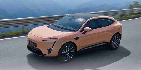 Електромобил AVATR 11 - В движение