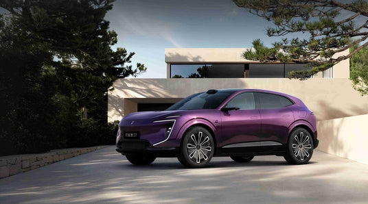 Електромобил AVATR 07 - Фронтален изглед под ъгъл