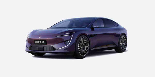 Електромобил CHANGAN AVATR 12 - Фронтален преглед под ъгъл