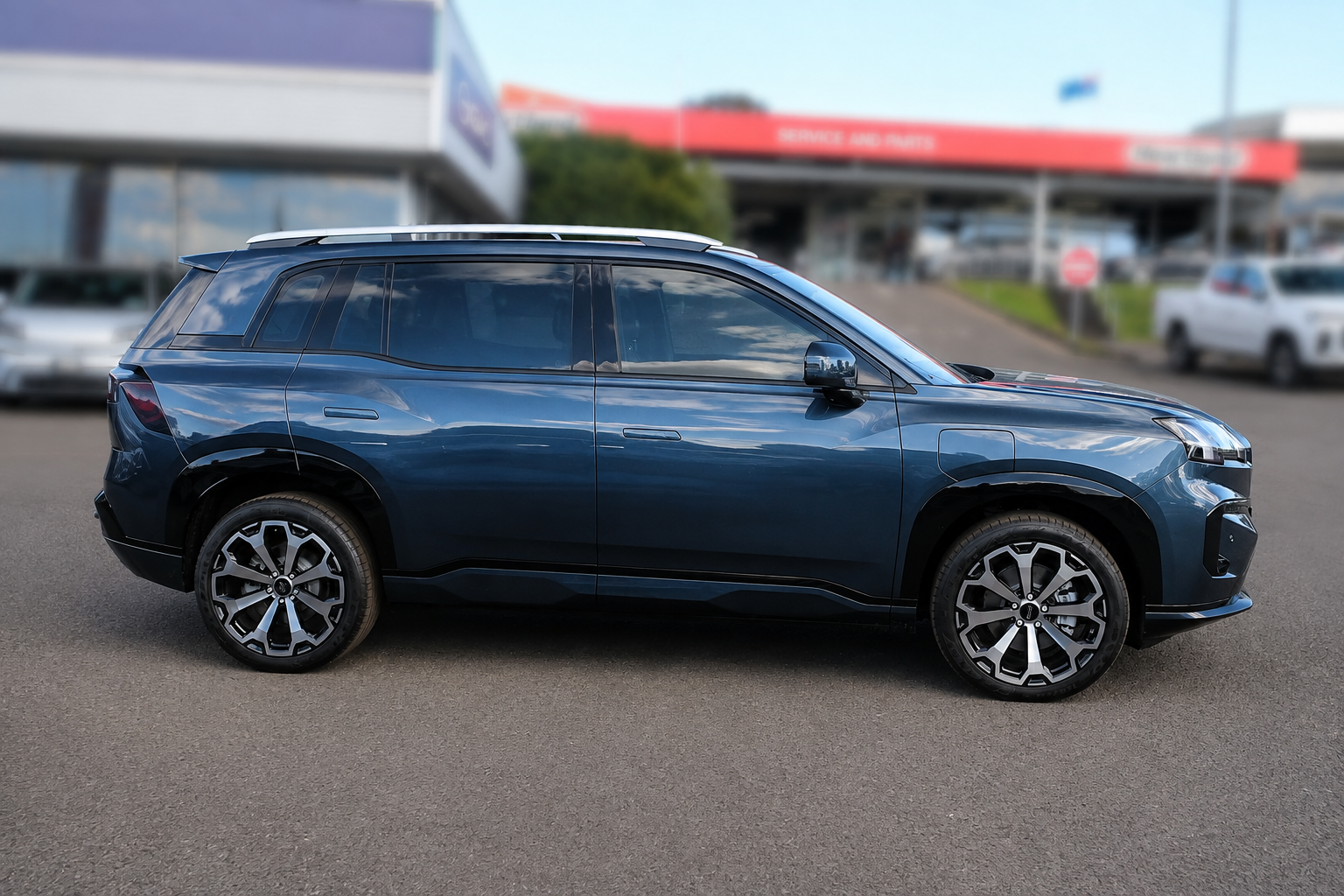 GAC AION V Luxury електрически SUV – страничен изглед
