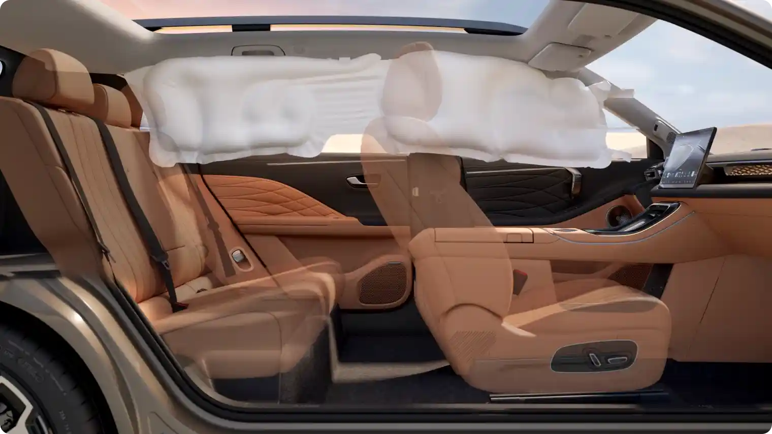 Интериор на GAC Aion V (2025) с активирани въздушни възглавници, подчертаващи високото ниво на безопасност за пътниците.