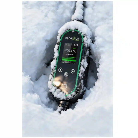 Мобилно зарядно устройство ELNexus, работещо безупречно под сняг и в екстремни метеорологични условия