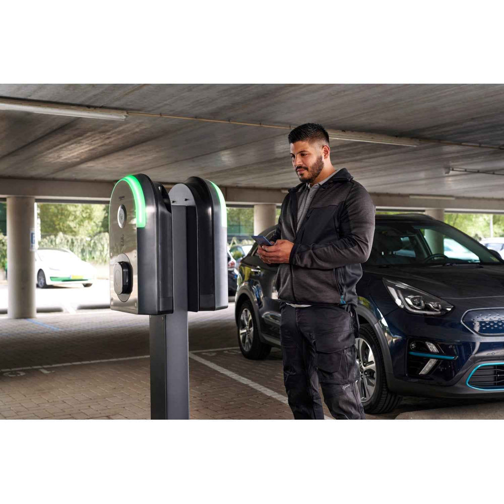 Зарядна станция EVlink Pro AC/AC , 22kW, 32A, 3P+N, T2S