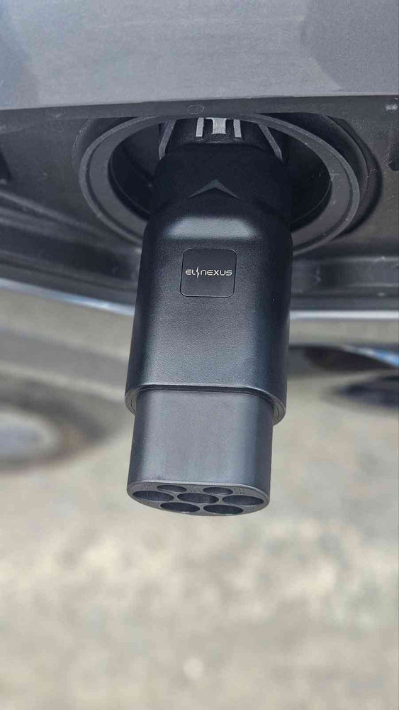 Преходник адаптер за зареждане на американски електромобил или хибриден автомобил